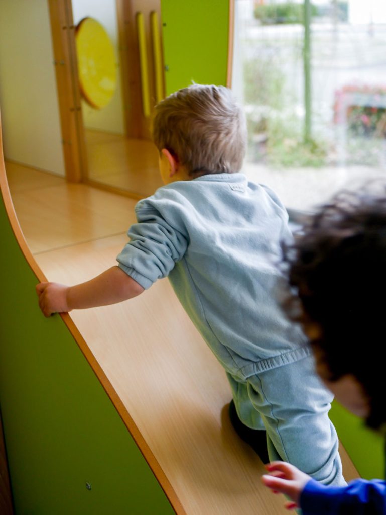 Activité de motricité adaptée à la petite enfance